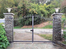 Cancello semplice ad arco centinato Roletto - Carpenteria metallica fabbro
