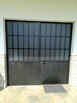 Portone garage con vetri Pancalieri - Carpenteria metallica fabbro